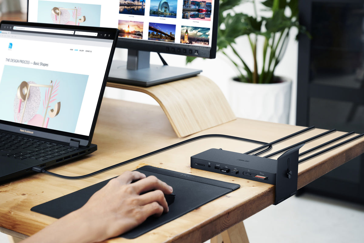 ASUS Triple 4K Thunderbolt 4 Dock DC500 Kabelgebunden Schwarz