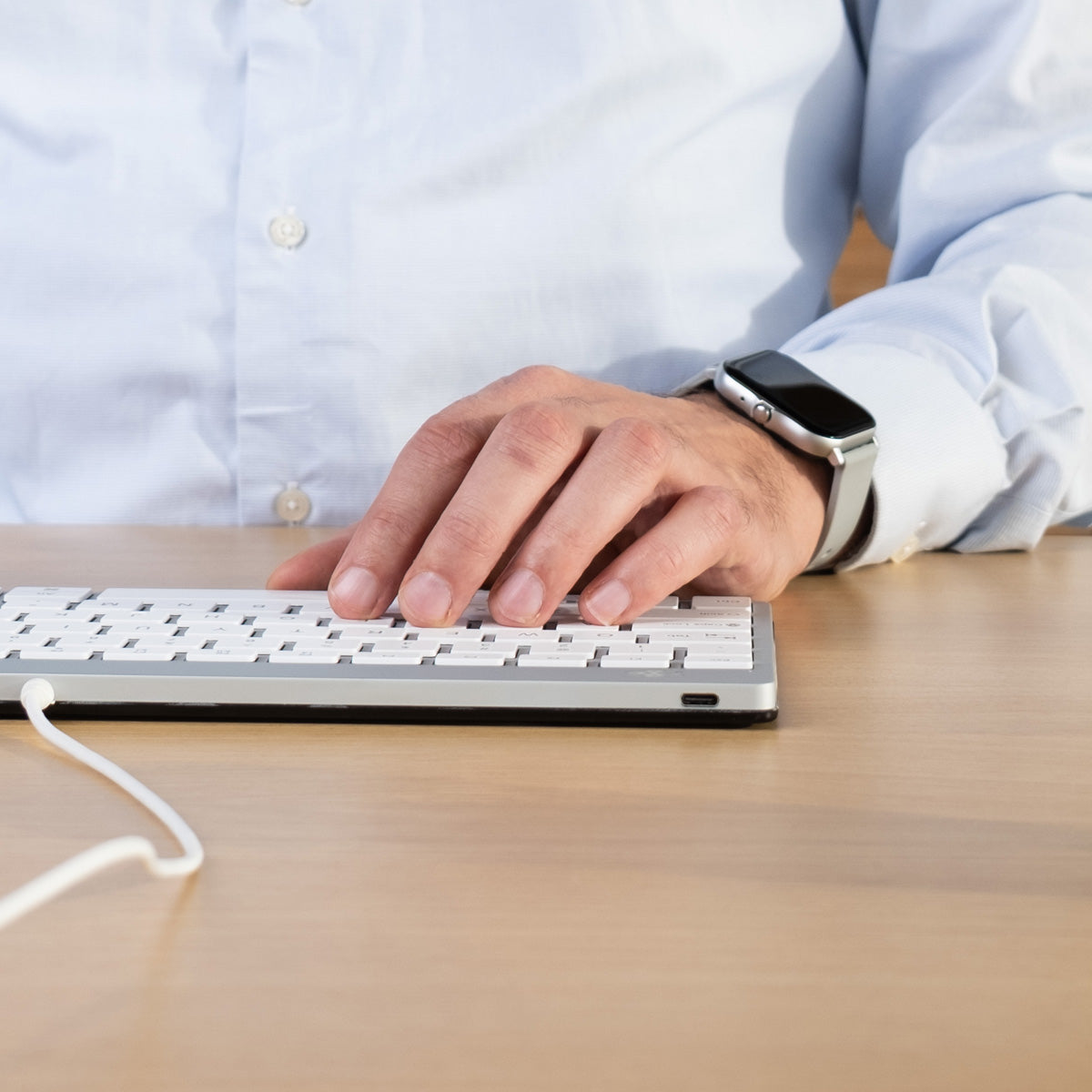 R-Go Tools Ergonomische Tastatur R-Go Compact Break, kompakte Tastatur mit Pausensoftware, QWERTY (US), Kabelgebunden, Weiß