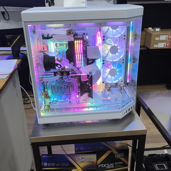 Glacier Cold Power PC da gaming Pixel Peak | Ryzen 7 9800X3D | RTX 5090 32 GB
