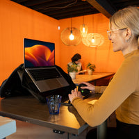 R-Go Tools Laptoptasche R-Go Viva, Vollnarbenleder, mit integriertem Laptop-Ständer, Schulterriemen, 15,6-Zoll, Schwarz