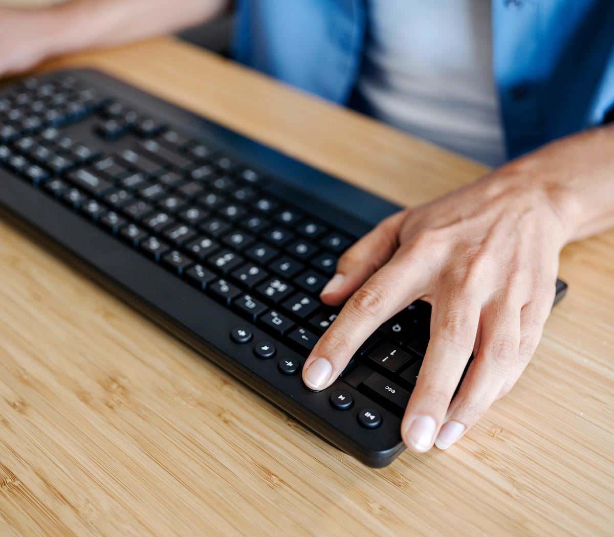 Trust Trezo Tastatur Maus enthalten Büro RF Wireless QWERTZ Schweiz Schwarz