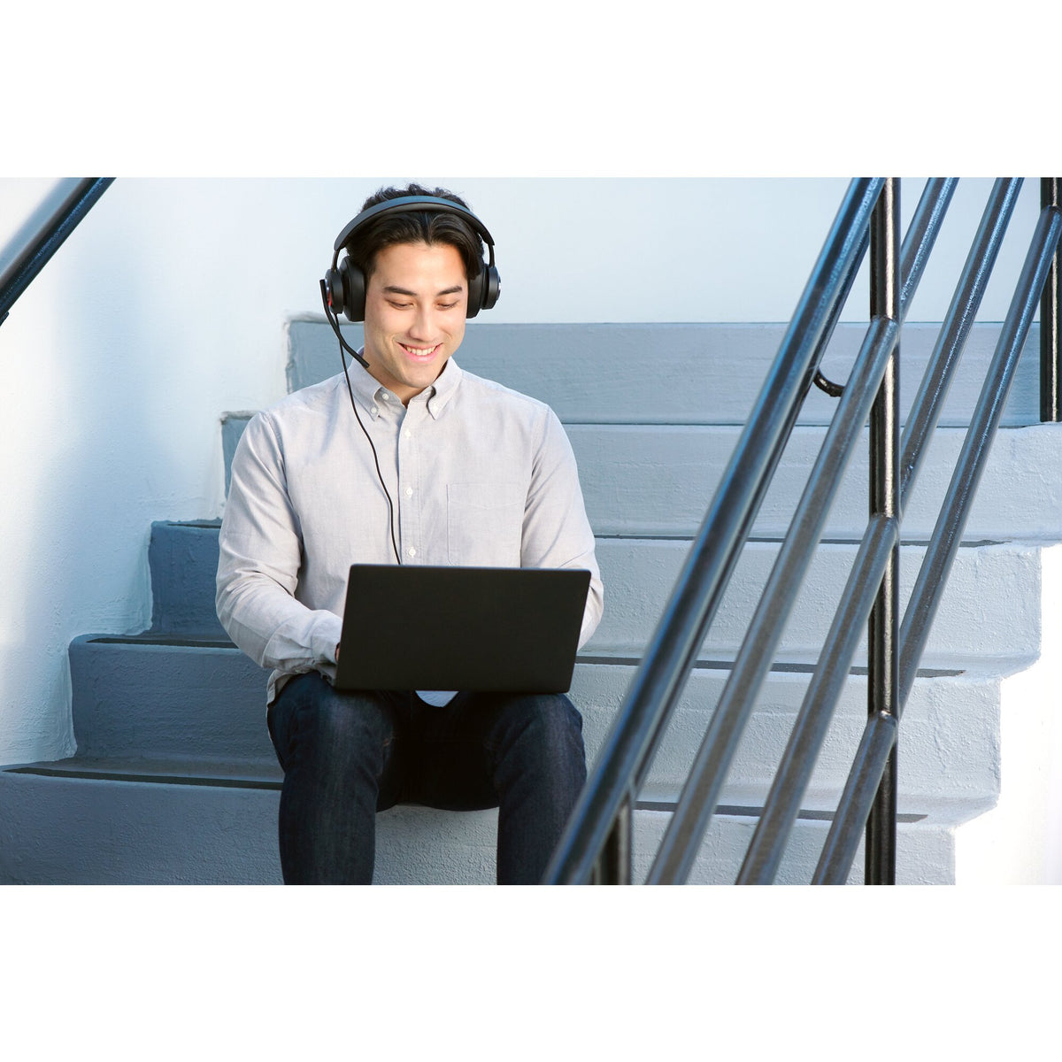 Kensington H2000 USB-C & USB-A Over-Ear Headset