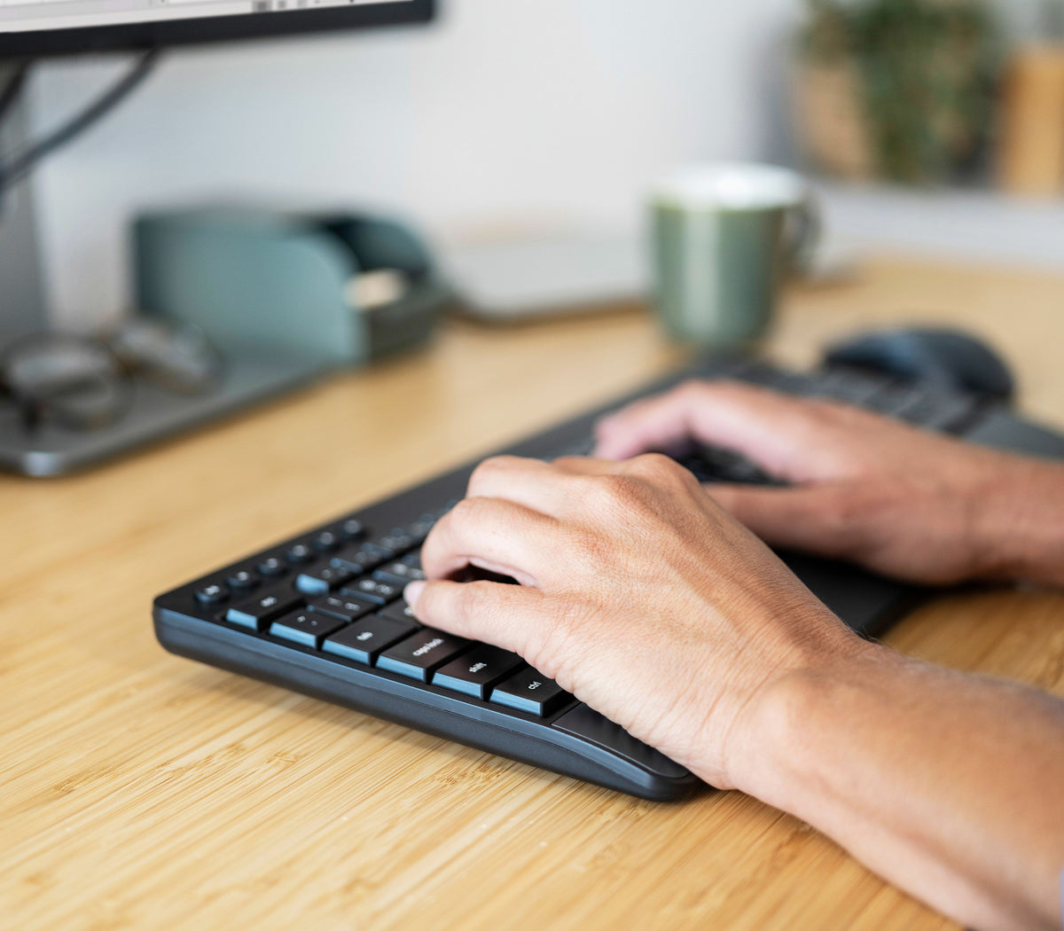 Trust Trezo Tastatur Maus enthalten Büro RF Wireless QWERTZ Schweiz Schwarz