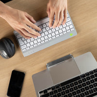 R-Go Tools Ergonomische Tastatur R-Go Compact Break, kompakte Tastatur mit Pausensoftware, QWERTY (NORDIC), Bluetooth, Weiß