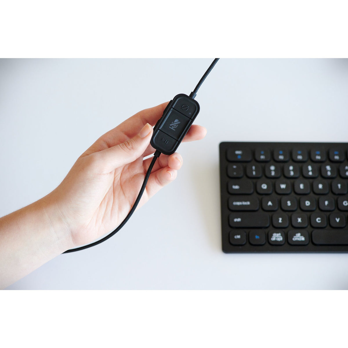 Kensington H2000 USB-C & USB-A Over-Ear Headset