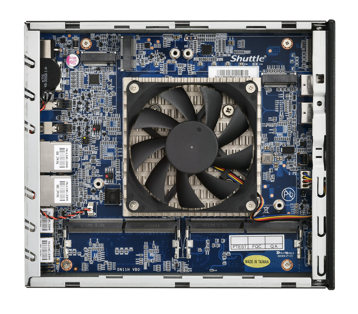 Shuttle Slim AI PC DN11H7 Intel Core Ultra 7 155H, Intel Arc graphics, 2xHDMI, 2x DP, 4x 2.5Gbit LAN, VESA, 24/7 Dauerbetrieb