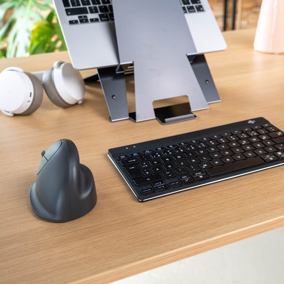 R-Go Tools Vertikale Maus R-Go HE Basic, ergonomische Maus, mittel (Handlänge 165–185 mm), für Linkshänder, Bluetooth