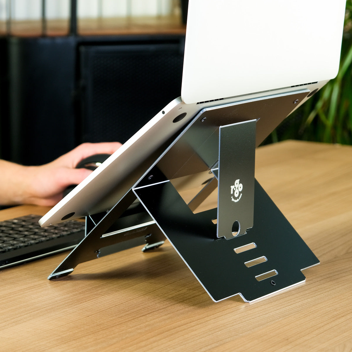R-Go Tools Laptopständer R-Go Riser Flexible, ergonomisch, faltbarer und einstellbarer Laptopständer, Schwarz
