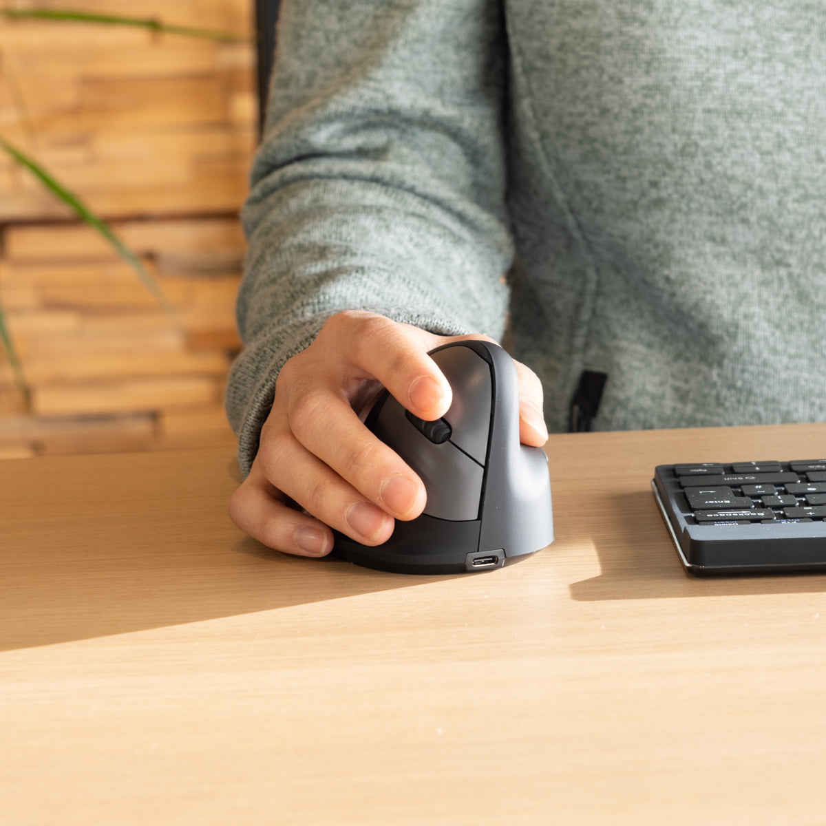 R-Go Tools Ergonomische Maus R-Go HE Break mit Pausensoftware, groß (Handlänge ≥ 185mm), für Rechtshänder, bluetooth, schwarz