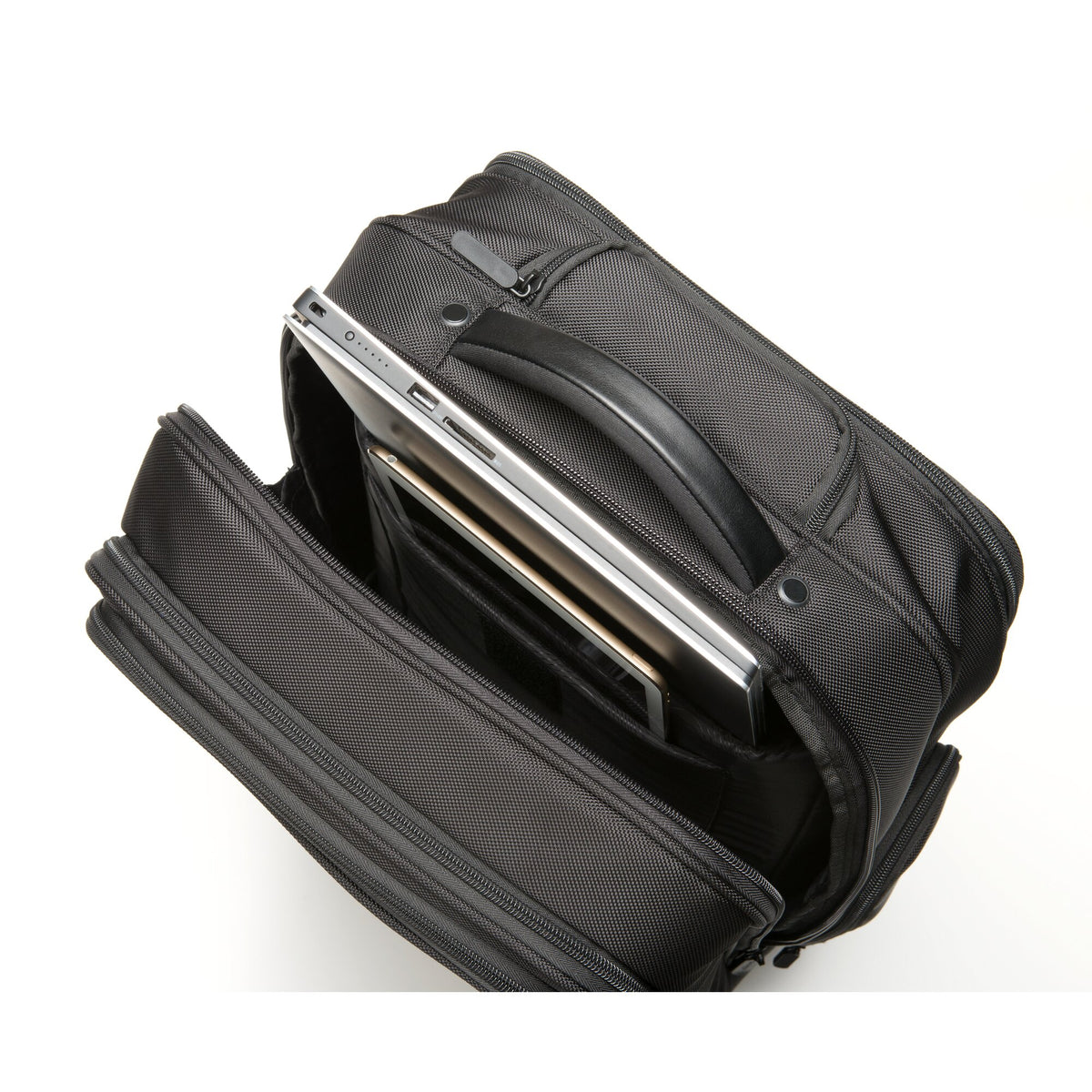 Kensington Contour™ 2.0 17” Pro Overnight Laptop Spinner