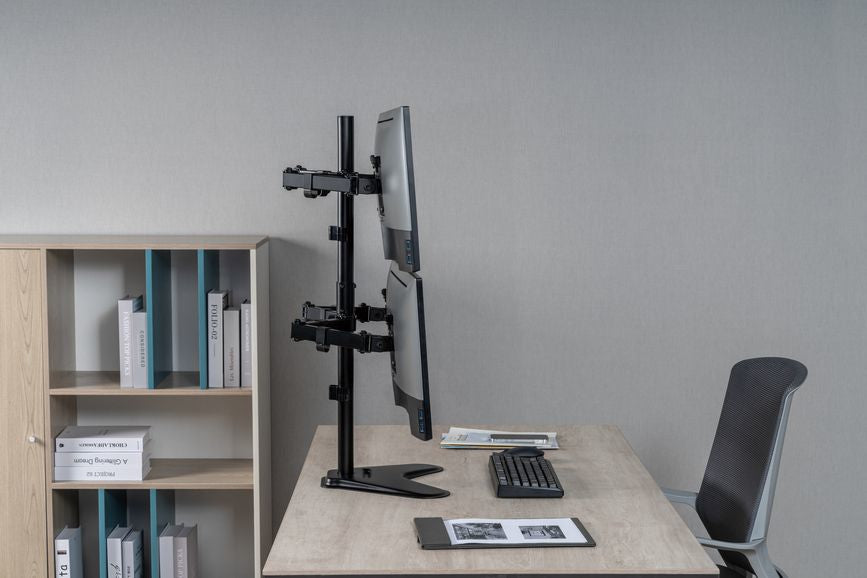 Equip 17"-32" Vierfach-Monitor/LCD-Tischfußhalterung