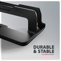 Axagon STND-VB Aluminiumständer für die vertikale Platzierung von Laptops mit einer Größe von 10"–17.3". Einstellbare Schlitzbreite 9.5–25.5 mm. Schwarze Version.