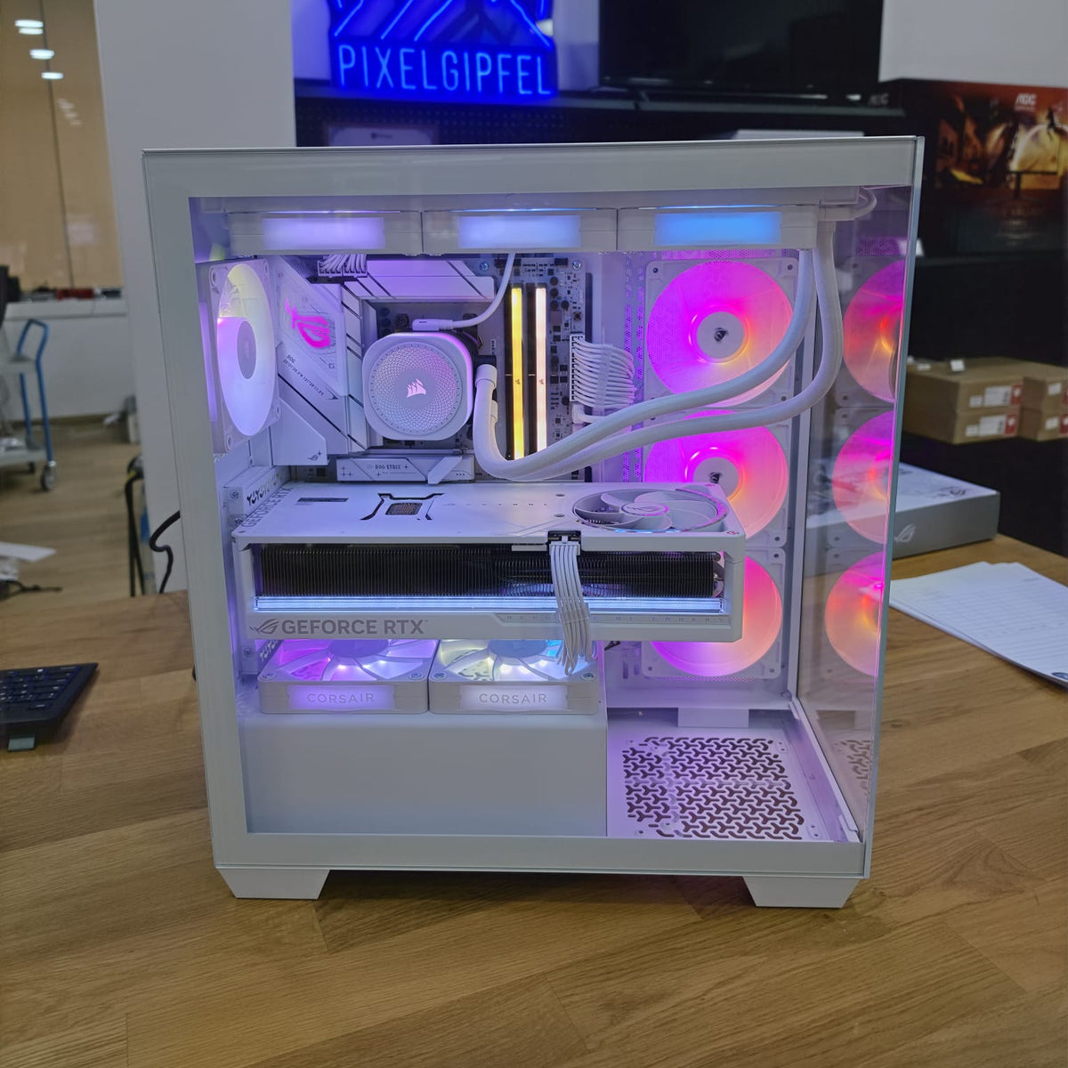 Corsair White Gaming PC | iCUE-LINK | RTX 5080 & Ryzen 7 9850X3D