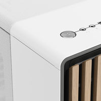 Boîtier PC moyen tour ATX Fractal Design North - Blanc craie avec façade en noyer et panneau latéral maillé