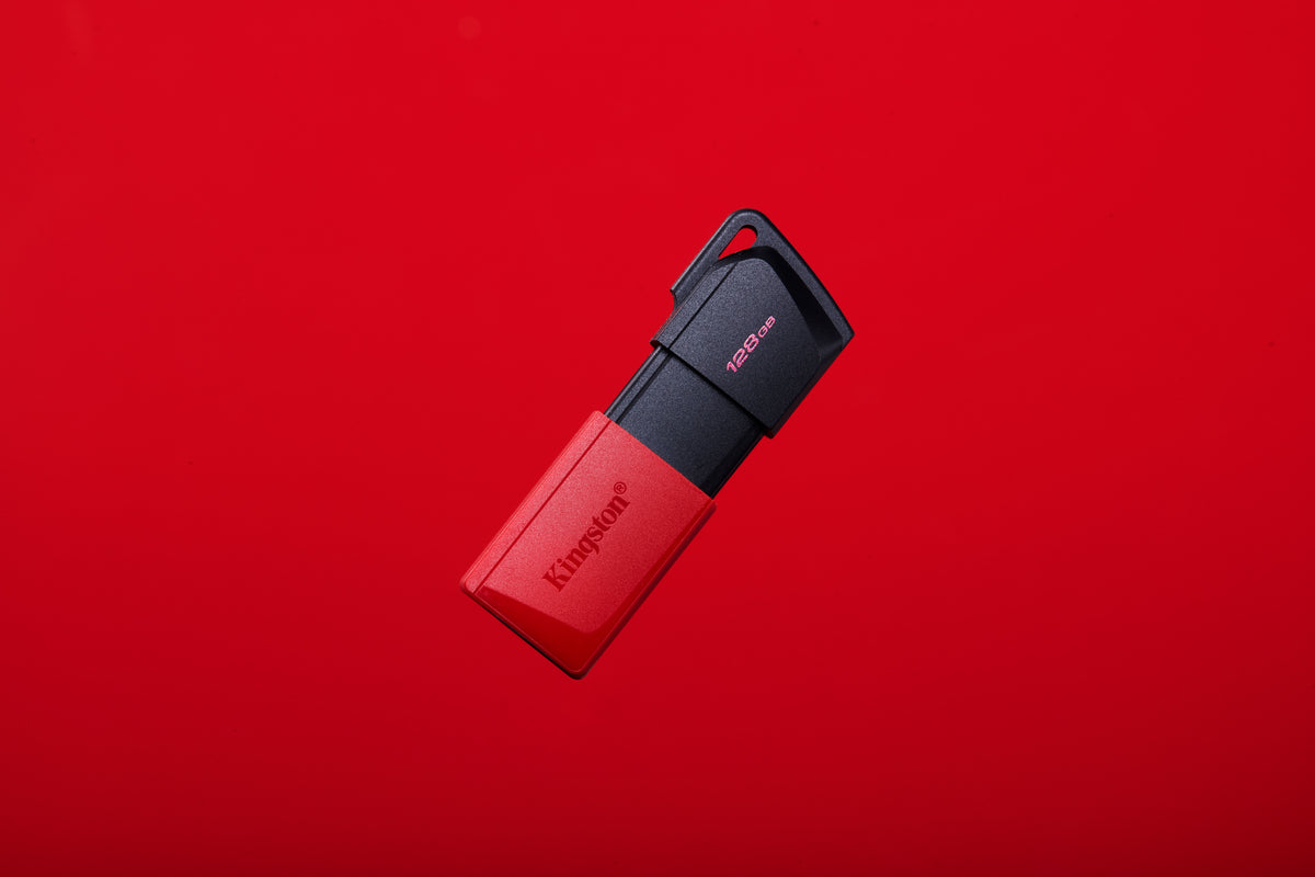 Kingston Technology DataTraveler 128GB USB3.2 Gen1 Exodia M (Schwarz + Rot)