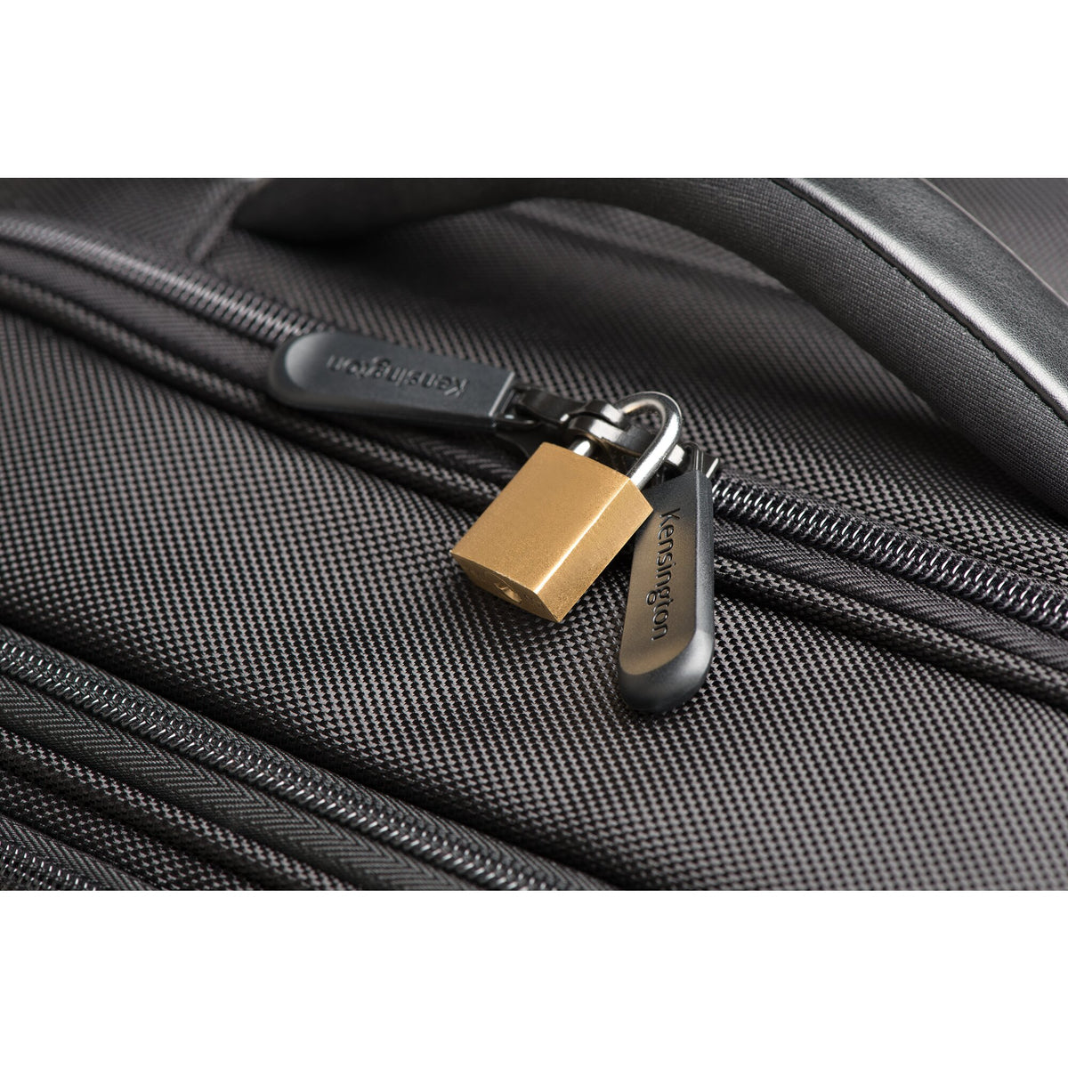 Kensington Contour™ 2.0 17” Pro Overnight Laptop Spinner