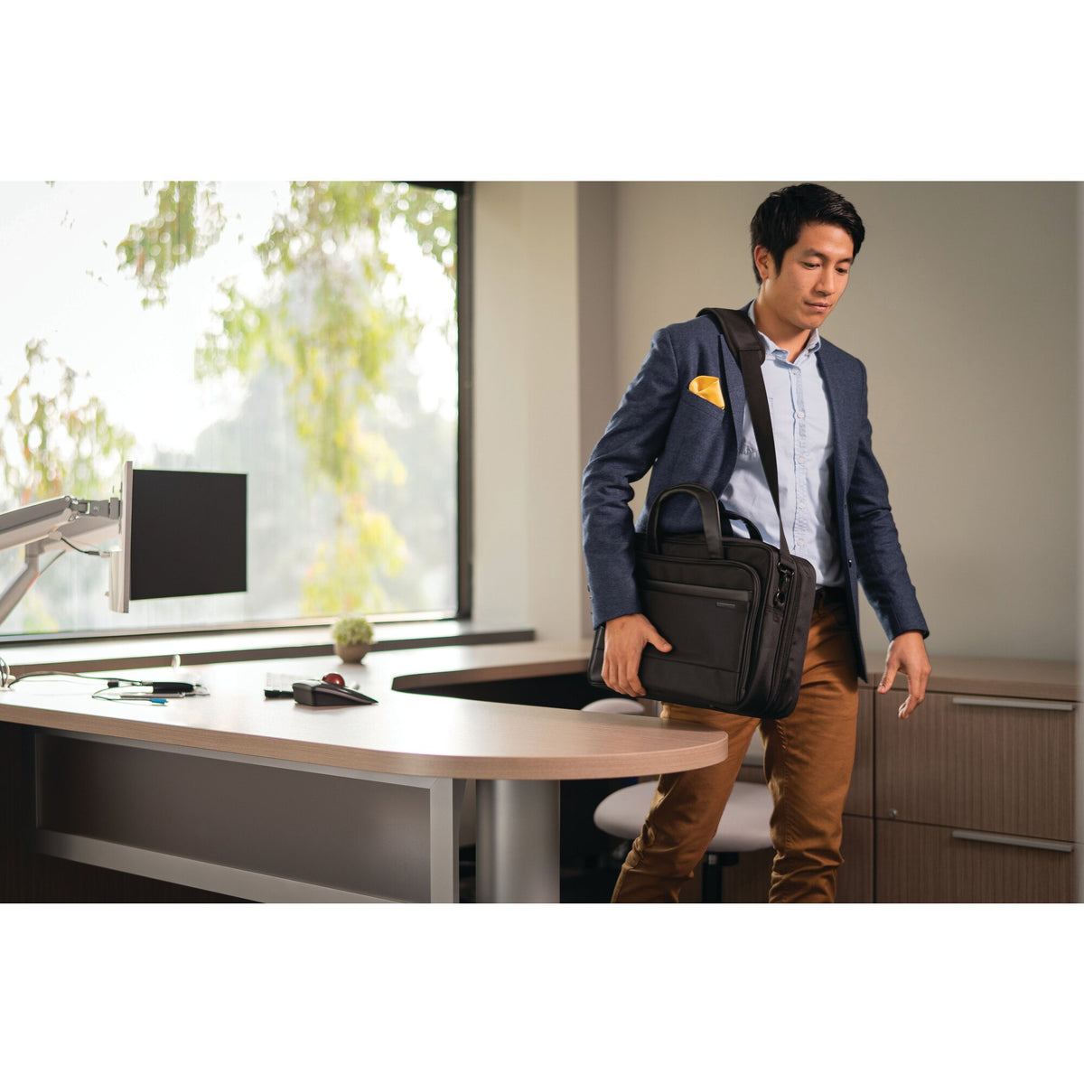 Kensington Contour 2.0 15.6" Business Laptop Tasche