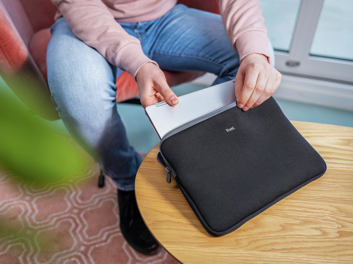 Trust 21251 Laptoptasche 33,8 cm (13.3") Schutzhülle Schwarz