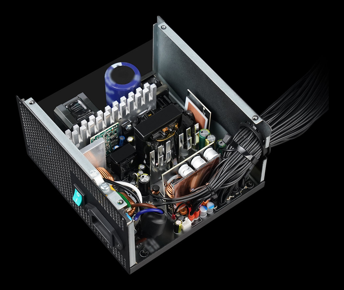 Gamer Storm PN650D Netzteil 650 W 20+4 pin ATX ATX Schwarz