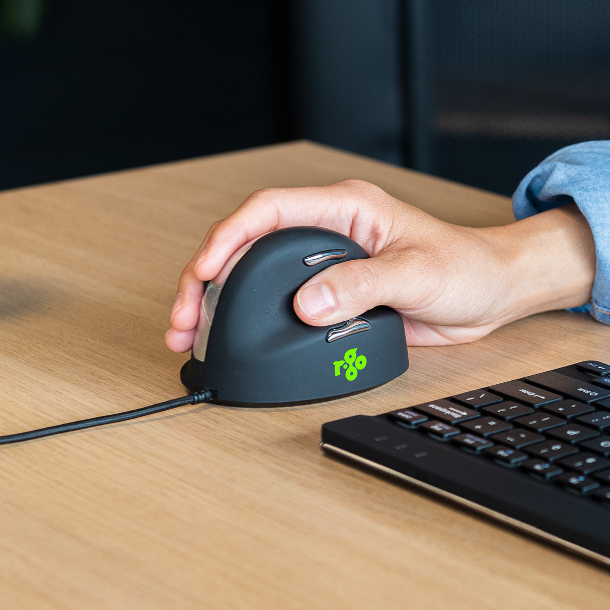 R-Go Tools Ergonomische Maus R-Go HE Break mit Pausensoftware, medium (Handlänge 165-185mm), Rechtshänder, verkabelt, schwarz