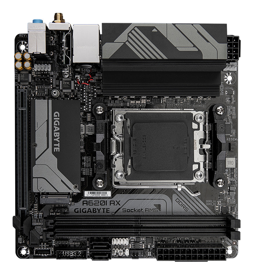 GIGABYTE A620I AX Motherboard - Unterstützt AMD Ryzen 8000 CPUs, 5+2+1 Phasen Digital VRM, bis zu 6400MHz DDR5 (OC), 1xPCIe 4.0 M.2, Wi-Fi 6E, 2.5GbE LAN, USB 3.2 Gen 2