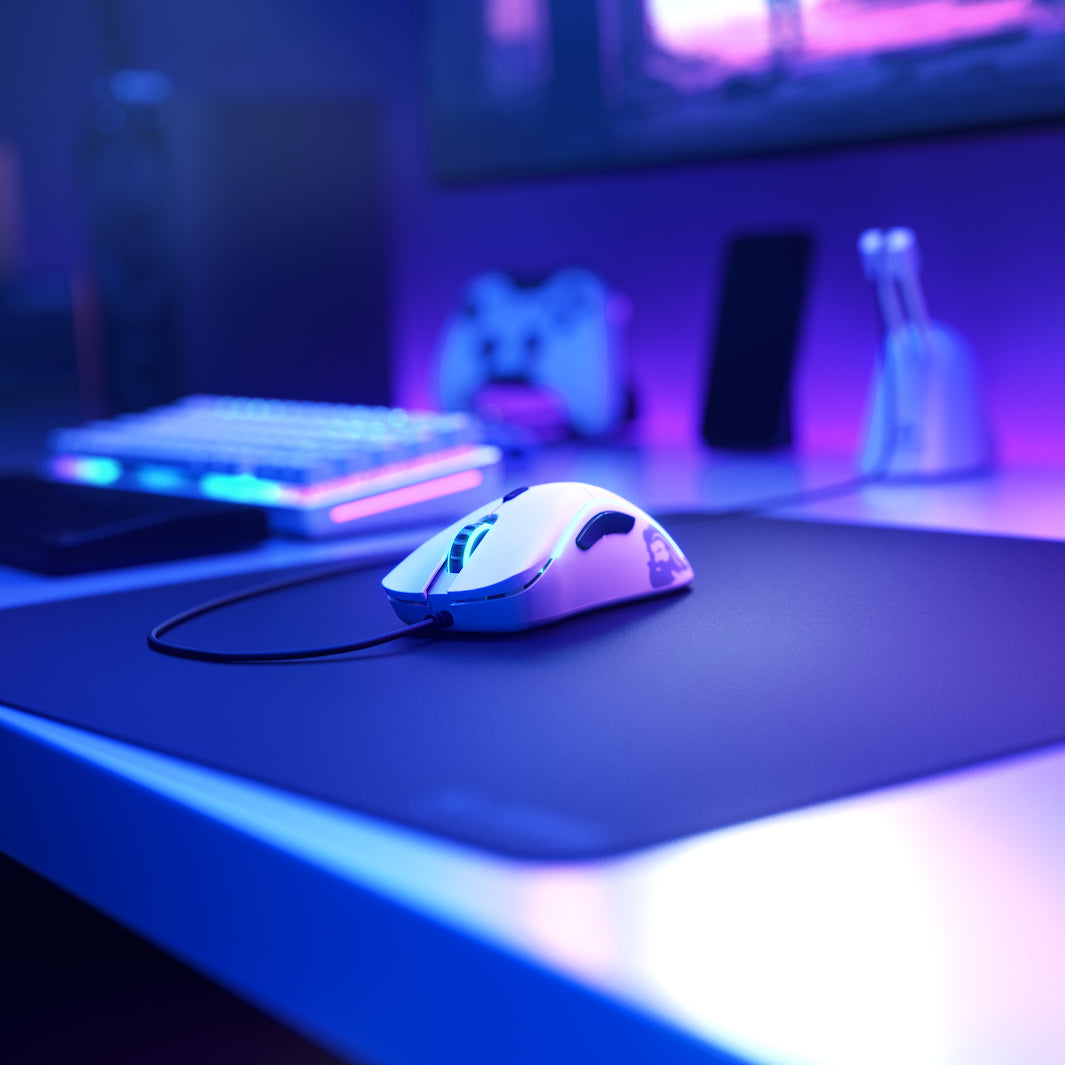 Glorious Gaming Model D Maus rechts USB Typ-A Optisch 12000 DPI