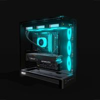 Showcase Gaming-PC Midrange – 3D-Rendering schräg von vorne, RGB Cyan