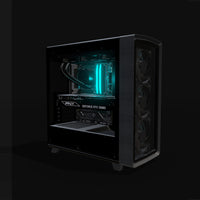 Streaming Gaming-PC High-End – 3D-Rendering schräg von vorne, RGB Cyan