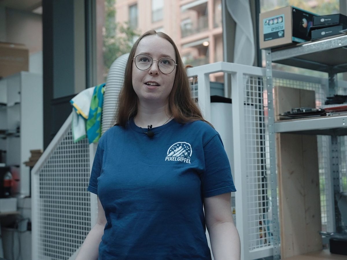 Jasmin de l’équipe Pixelgipfel dans notre stock
